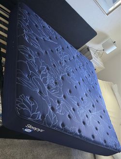 King Size Memory Foam DreamBed Lux Mattress – Excellent Condition