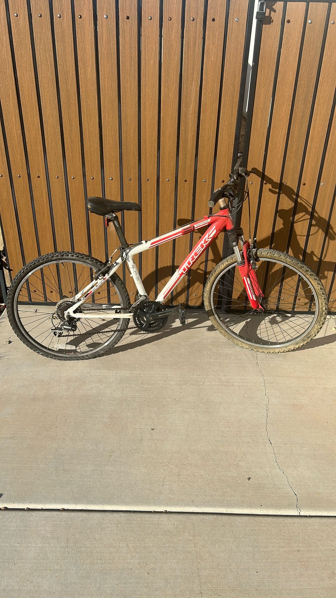 Bicycle - Trek B Series Mens 