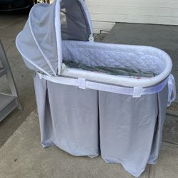 Changing Table And Bassinet 