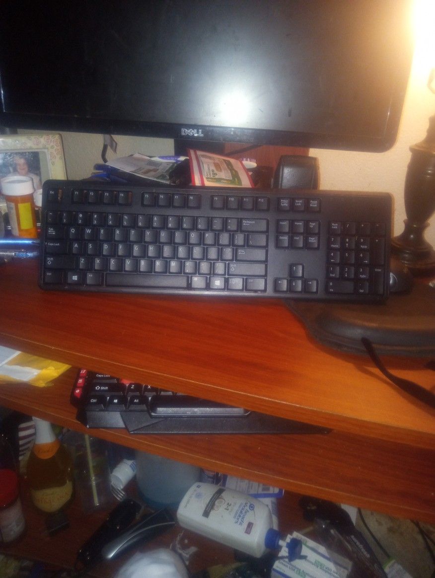 Dell Computer Keyboard New $4.00