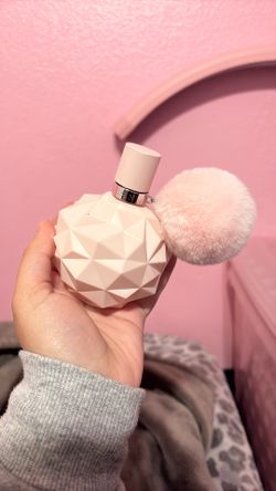 Ariana Grande Perfume