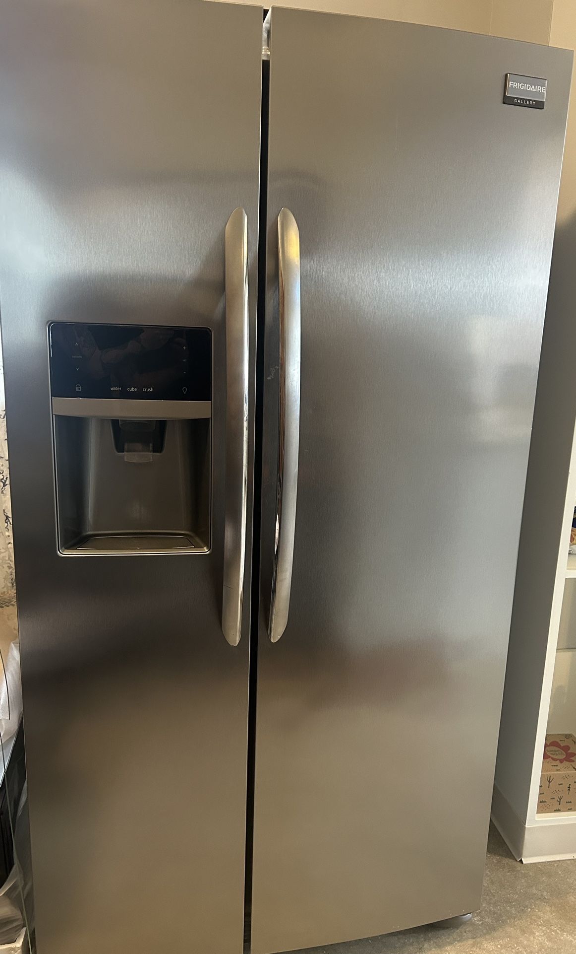 Frigidaire Fridge 