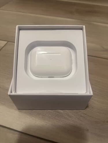 AIRPODS