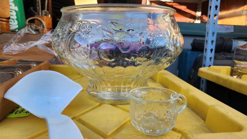 Vintage Punch Bowl And Cup Set