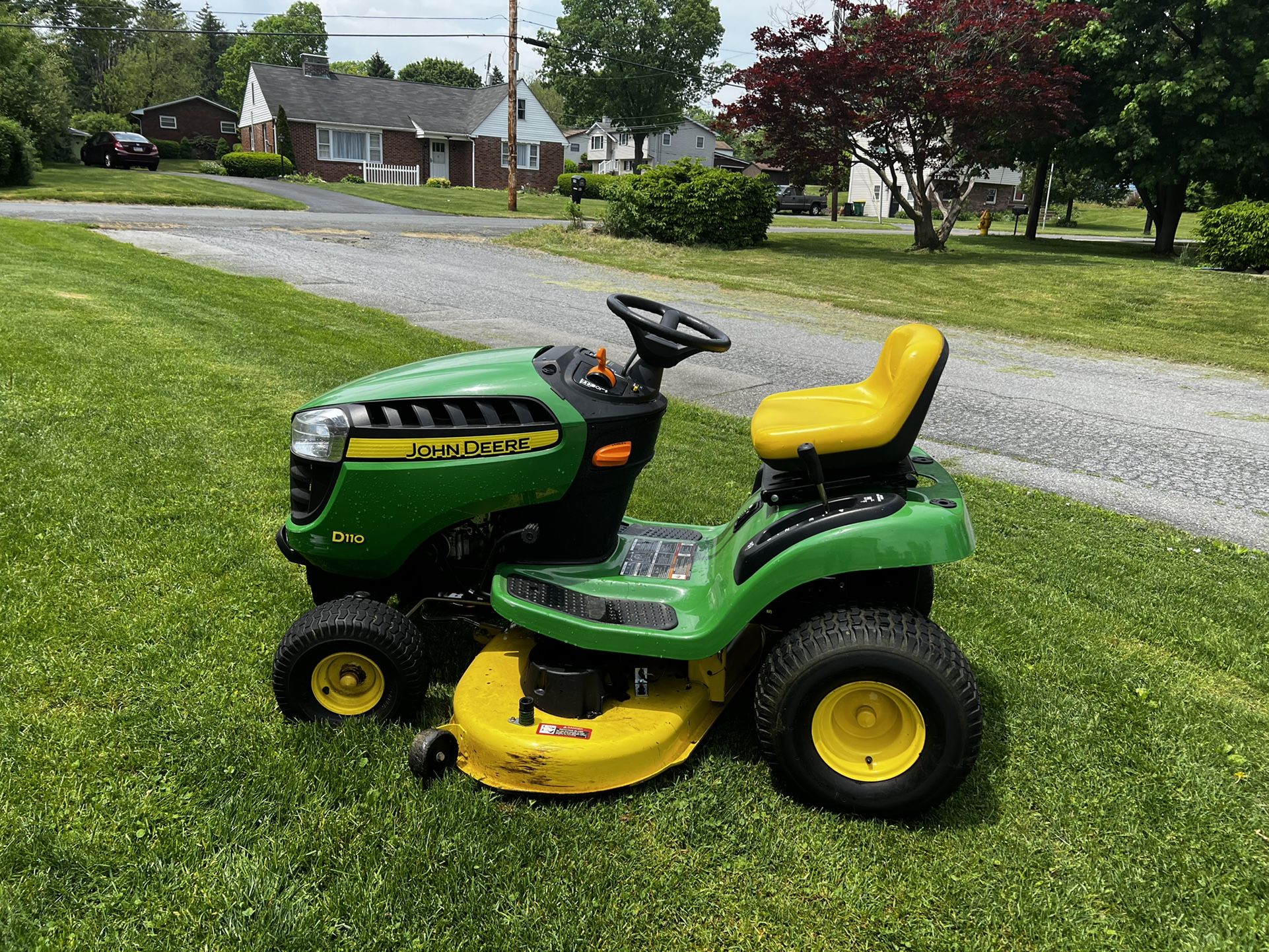 John Deere D110 42” Cutting Deck