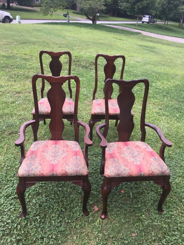 Four Dining Chairs Furniture In Roswell Ga Offerup