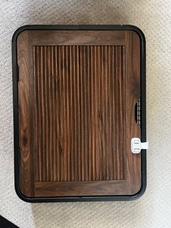Floating desk wall mounted