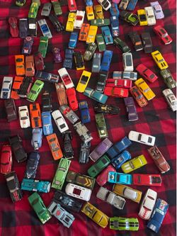 Around 170 Hot Wheels—most of them new.