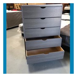5 drawers dresser/ Five drawers dresser