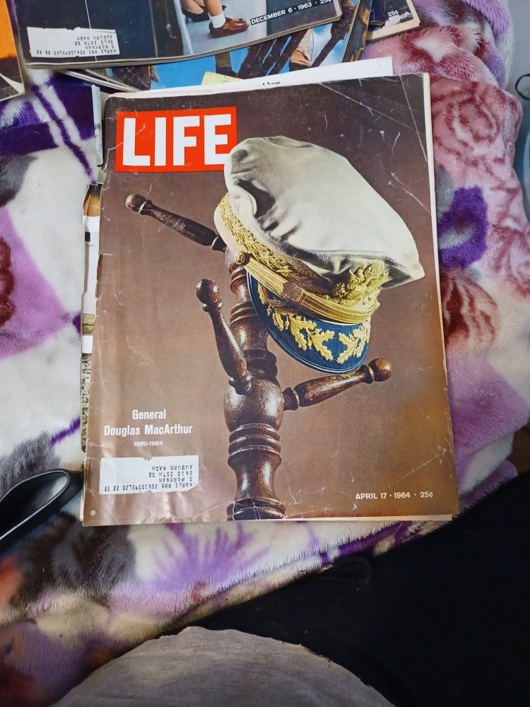 Life Magazine Apil 1964  General Douglas MCArthur