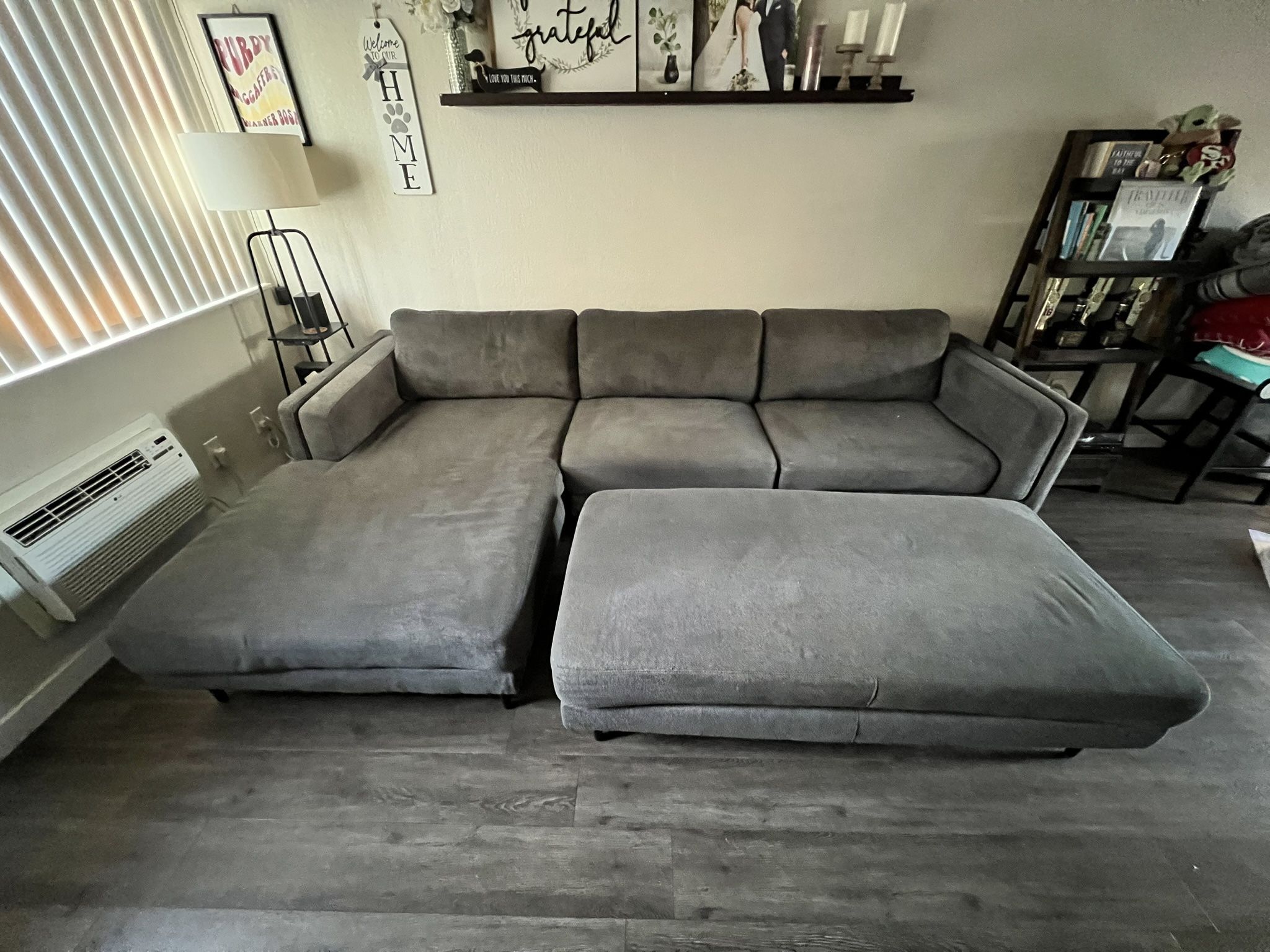 Grey Sectional w/ Chaise & Ottoman