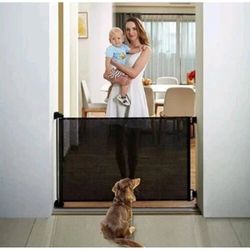 Black Mesh Safety Gate for Pets and Babies