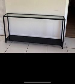 Walkway/hallway Table 