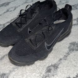 Nike Air Vapormax, Men’s Size 12, They Only Been Worn Once Still Bran New 