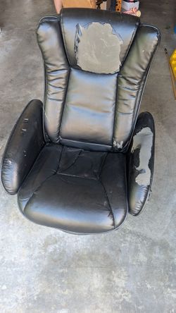 FREE! Working reclining massage chair