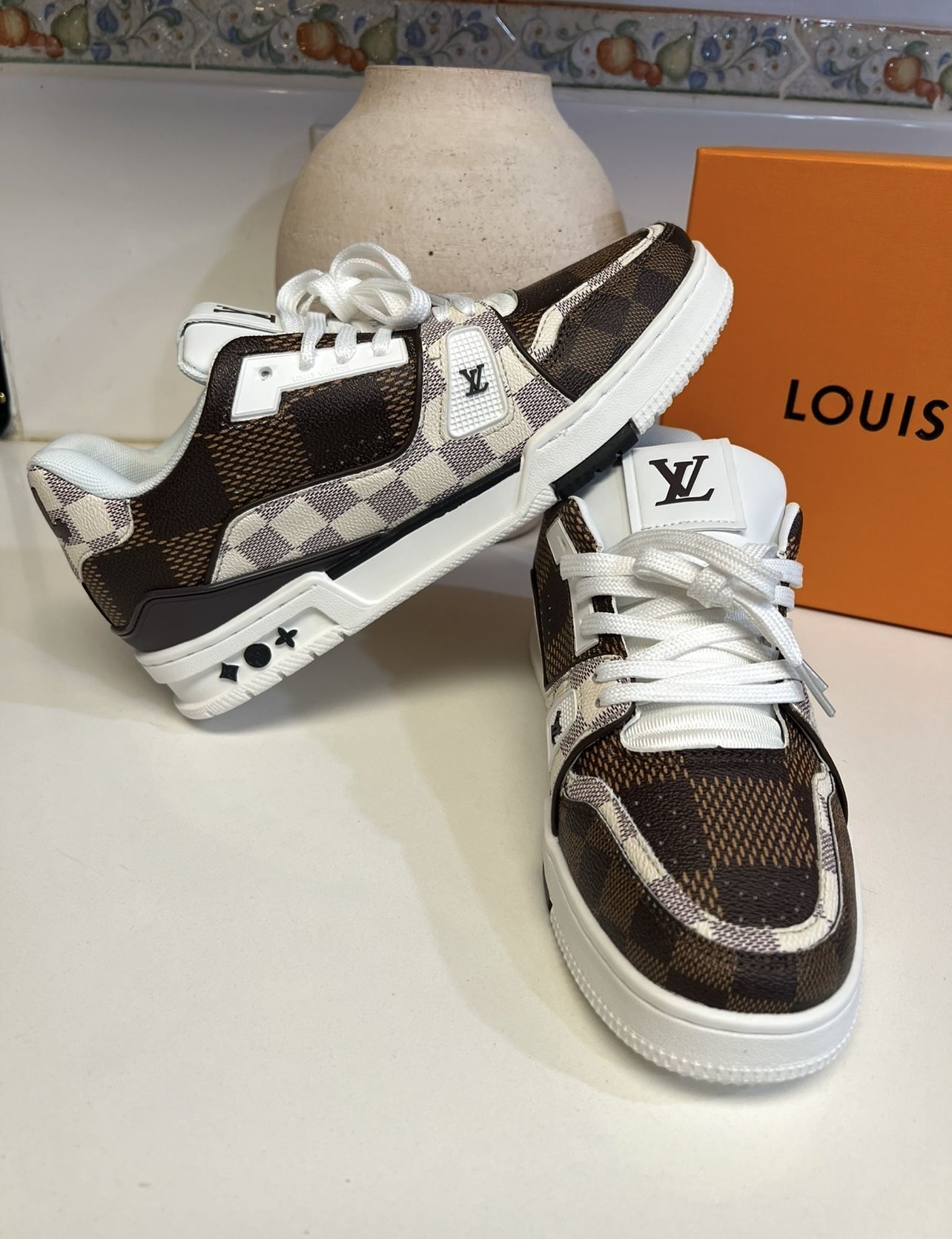 New LV Men’s Shoes. Size 10 10.5 11