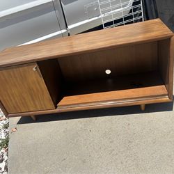 Credenza “All Modern”.