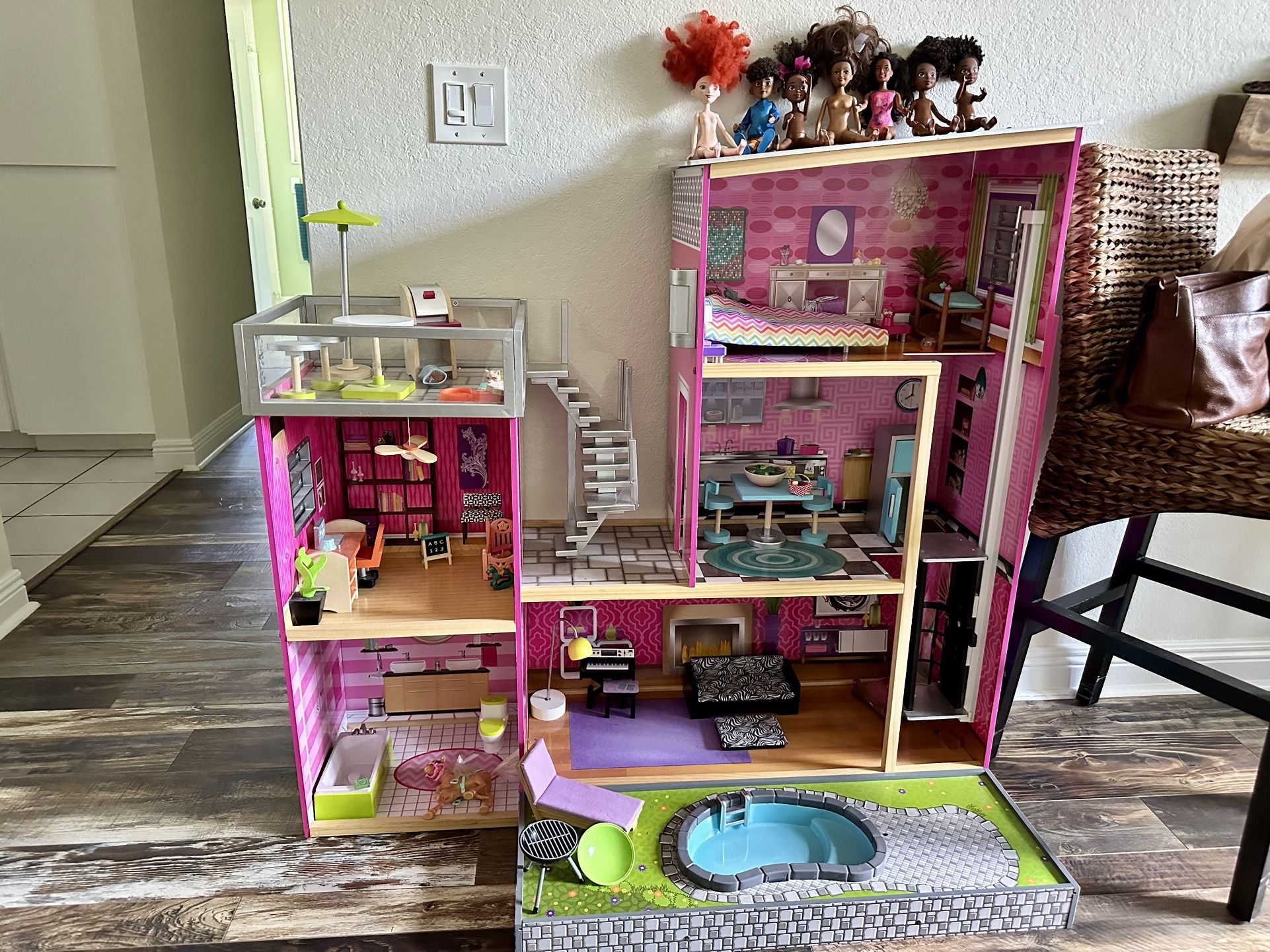 Barbie Dollhouse With Pool
