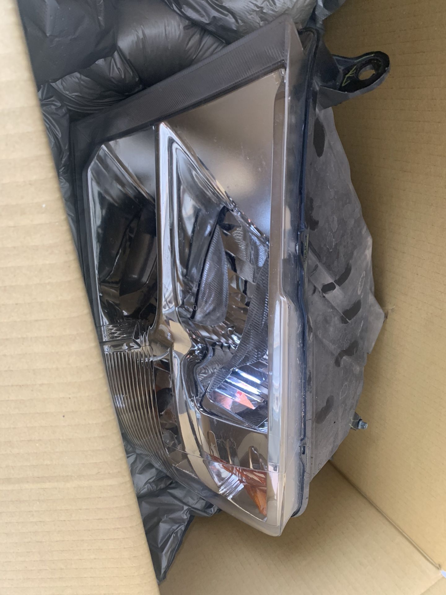 2018 ram 1500 OEM HEADLIGHTS