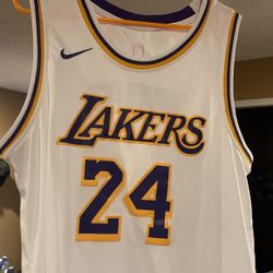 Kobe Jersey Large