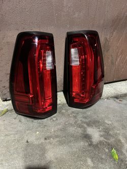 Tail Lights GMC Sierra 19-24 OEM