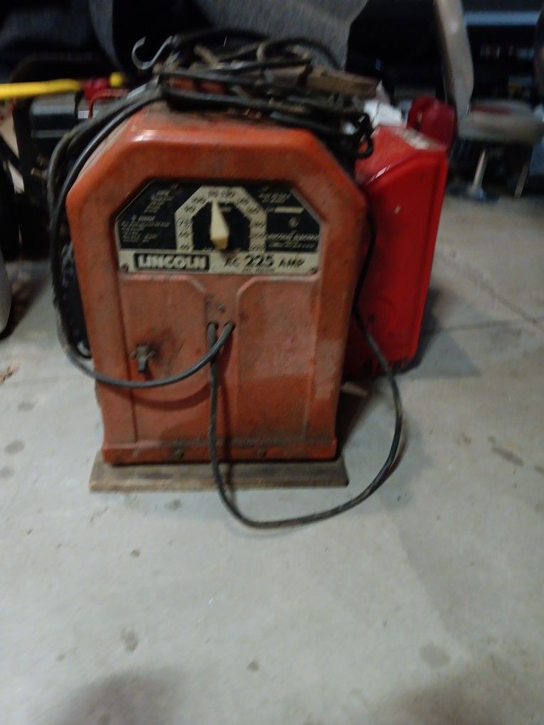 Lincoln 220 Arc Welder 