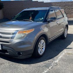 Ford XLT GRIS
