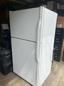 Kenmore 21 Cu Ft Top Freezer Refrigerator