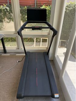 Peloton Tred (TR02) Excellent Condition Original Owner Pasadena