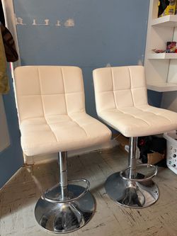 Bar stools / vanity chair