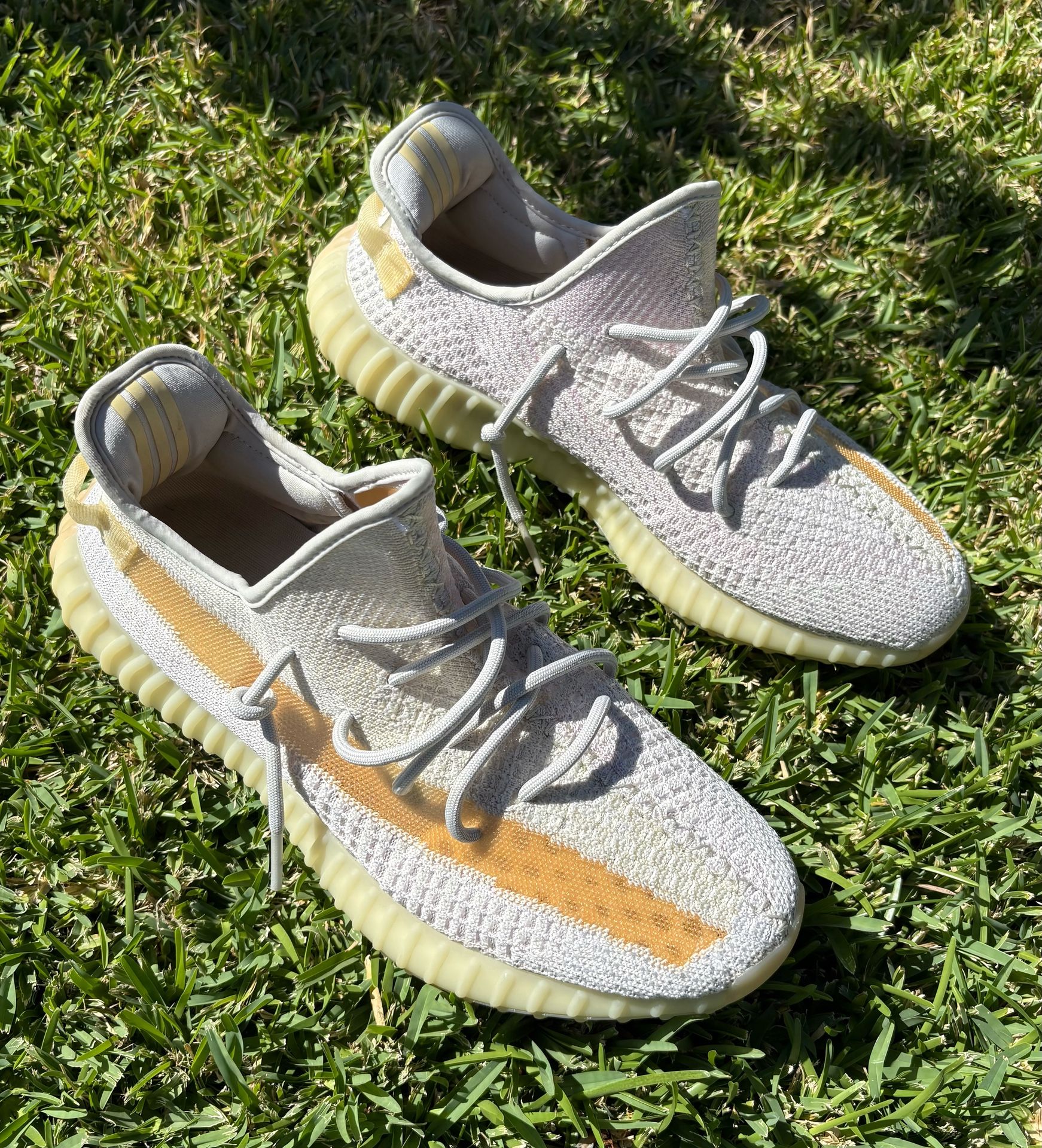 Adidas Yeezy Boost 350 V2 “Light” Size 13 – UV Reactive Color Change