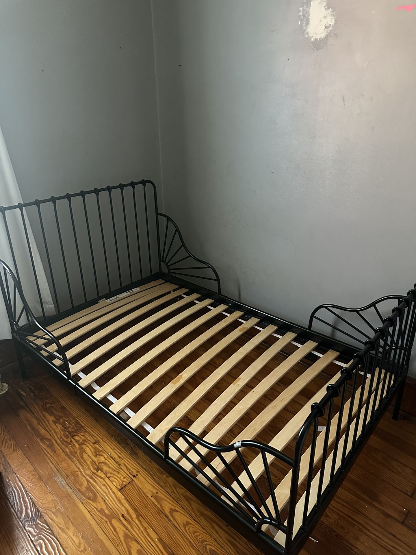 IKEA MINNEN Extendable Bed