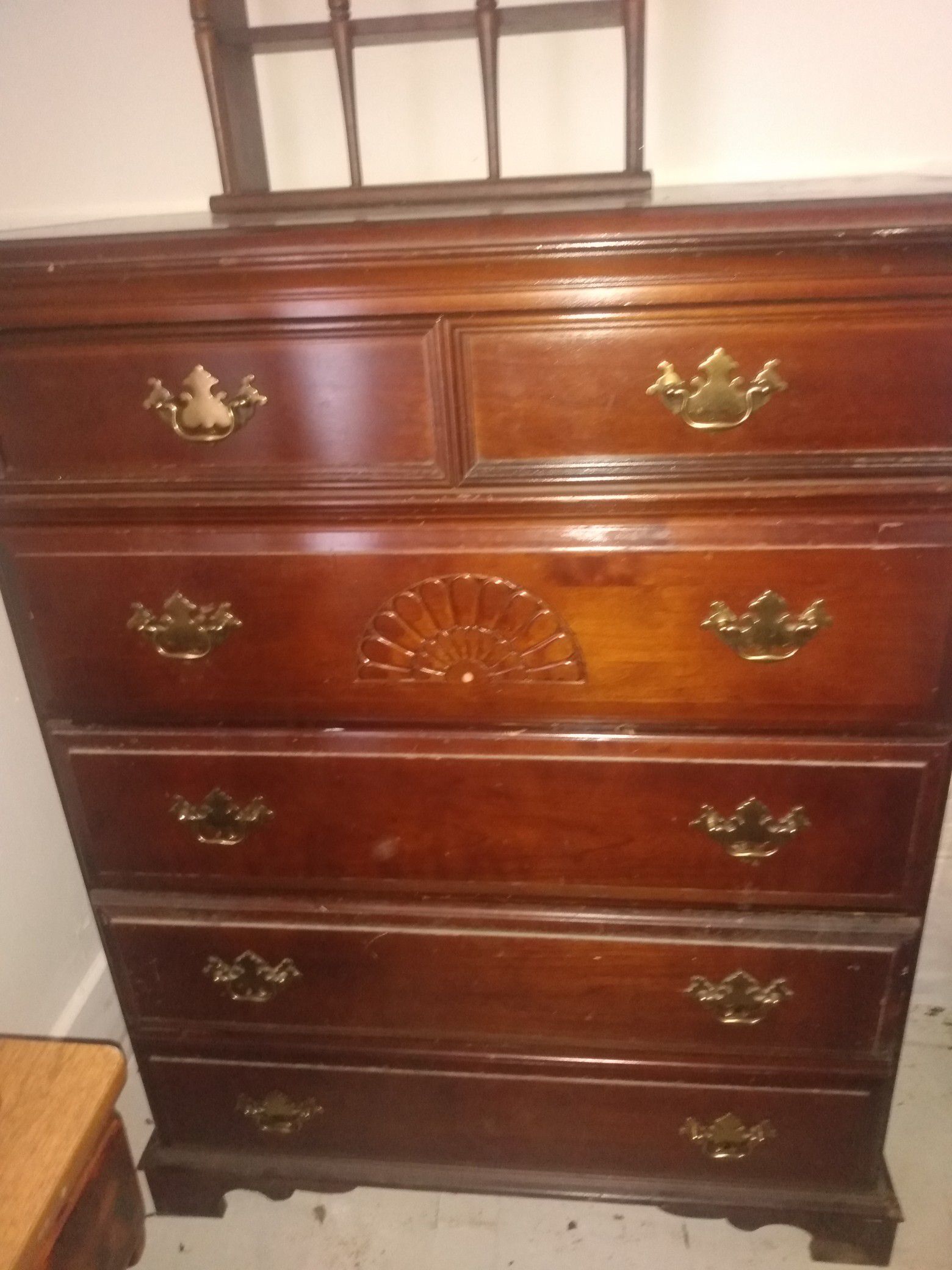 Bassett chest all the drawers work also can ad a a long dresser and a queen or full bed with rails and mirror when does for a bundle price of$200