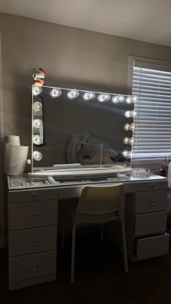 Impressions vanity