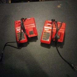 Milwaukee charger (2)