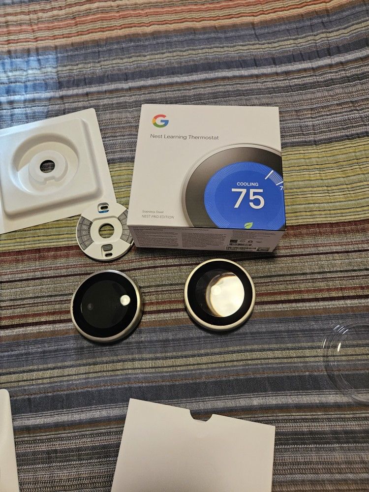 2 Smart Thermostats 