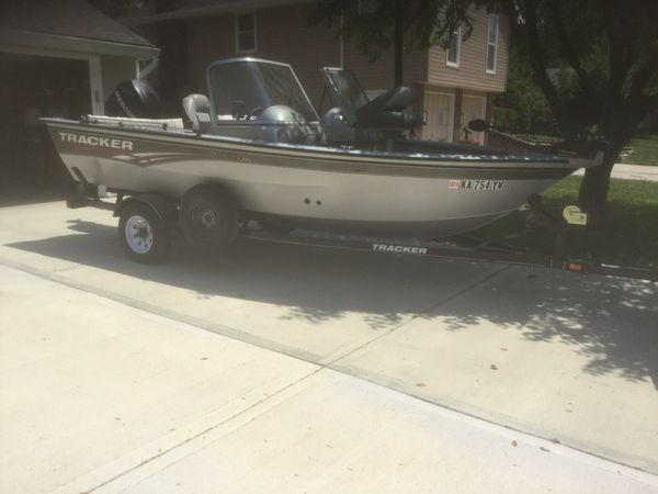 Bass tracker, pro guide v-16