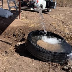 20 Ectarias Con Poso De Agua, I Paneles Solares.