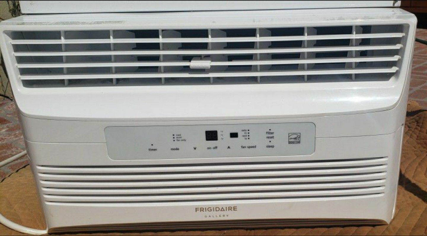frigidaire air conditioner 6,000 BTU 250-sq ft