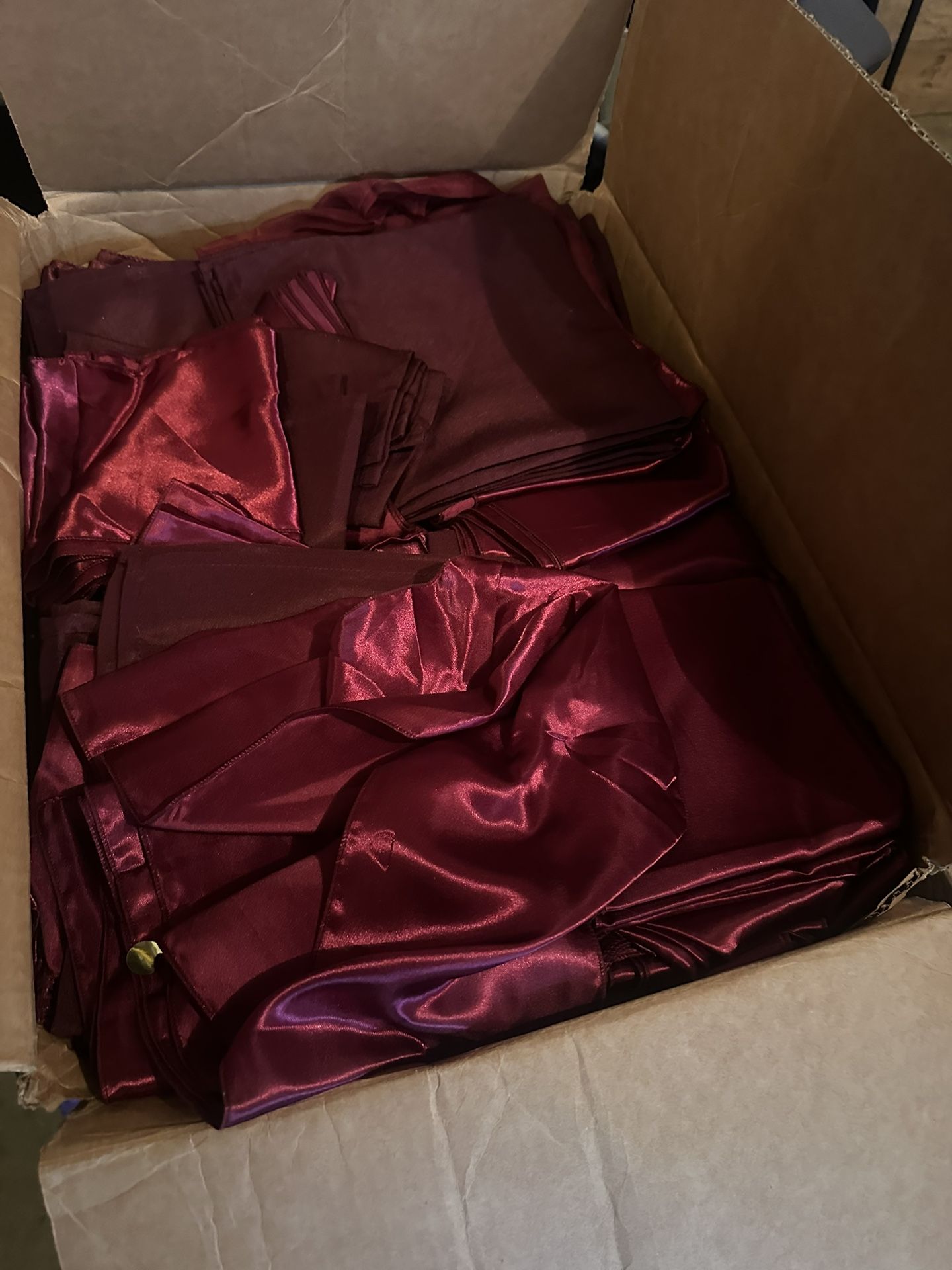 Burgundy Party Decor