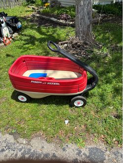 Radio Flyer Red Wagon
