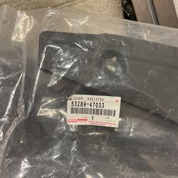 2010-2015 Toyota Prius Radiator Mount Top Cover