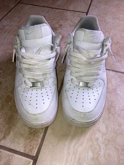 All white Air Force 1