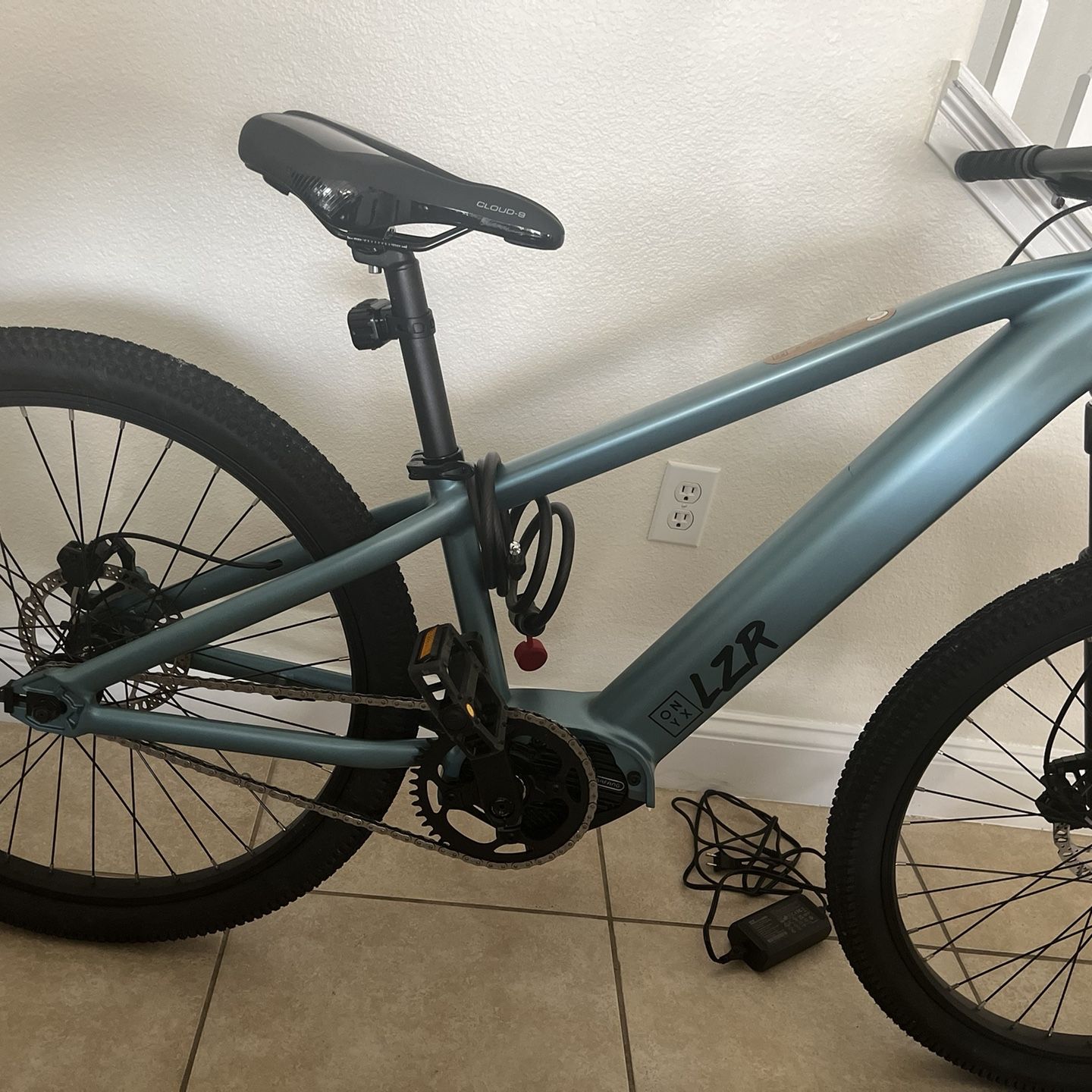 Like New ONYX LZR PRO for Sale in Tampa, FL - OfferUp