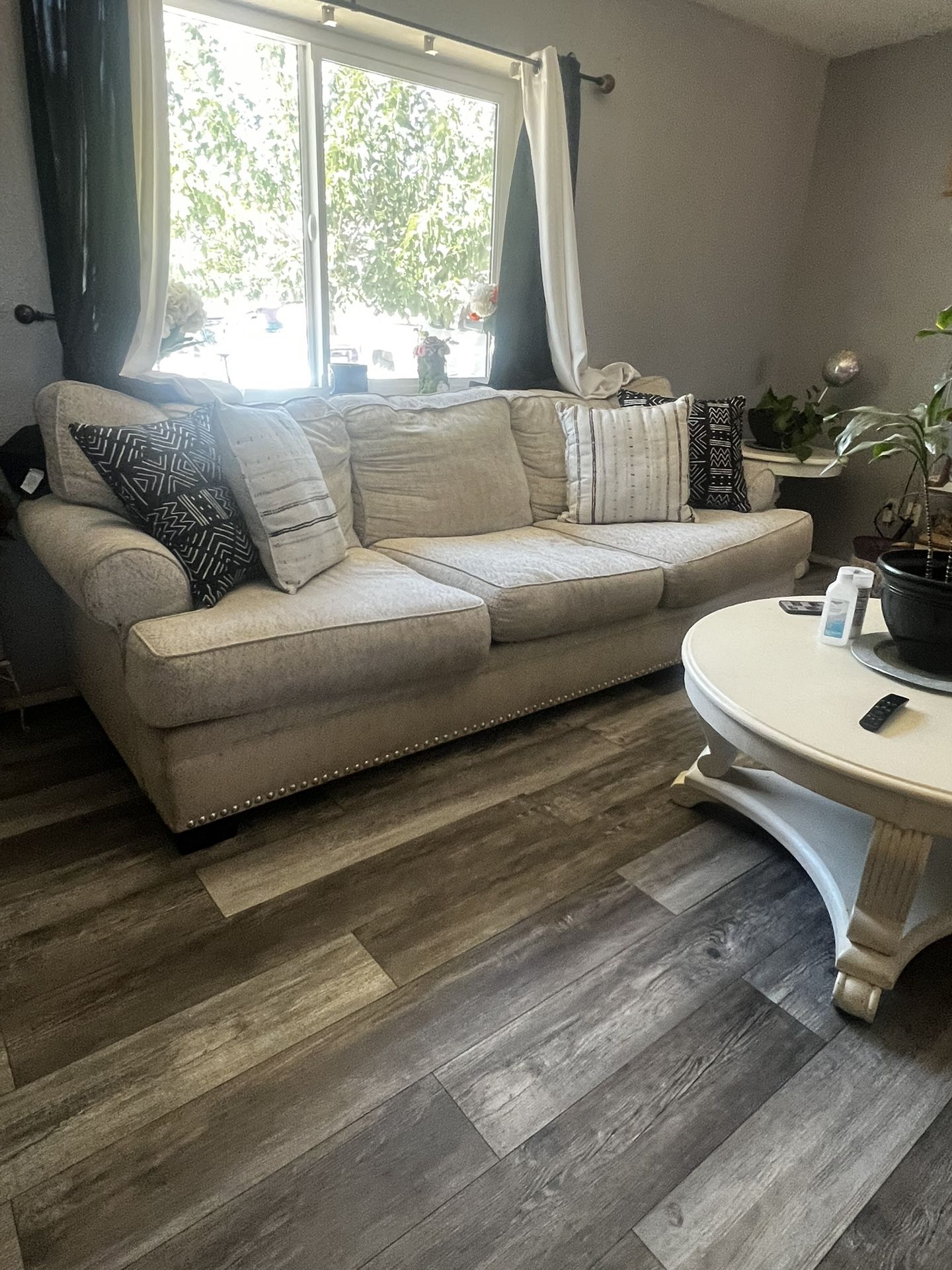 Furniture Couches Sofa and Loveseat