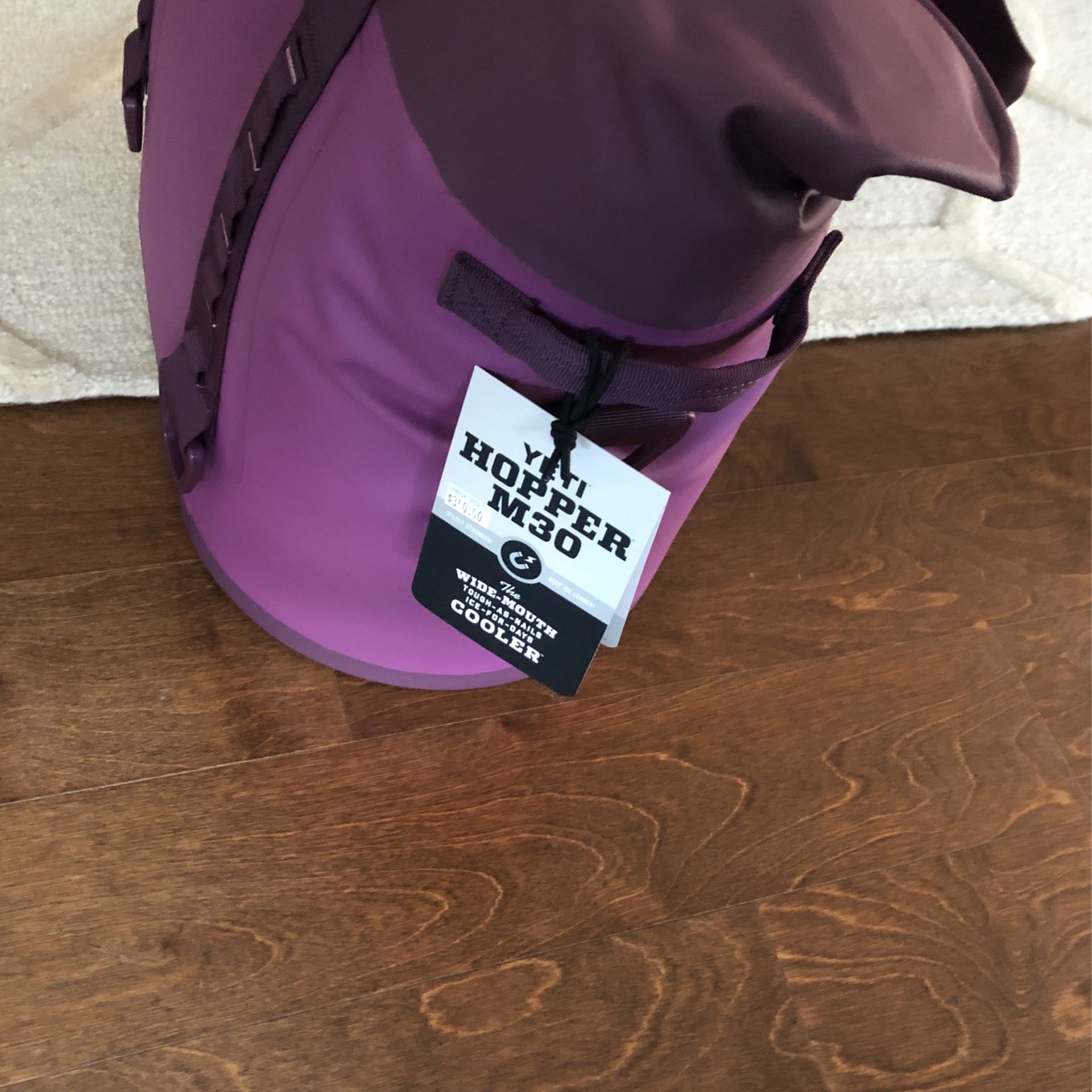 YETI Flip Hopper 8 Portable Soft Cooler for Sale in Charlotte, NC - OfferUp