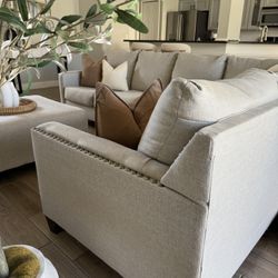 Ashley’s Sectional Sofa/Couch 