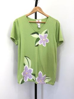 Quaker Factory Green Floral Applique V-Neck Short Sleeve Sweater Medium