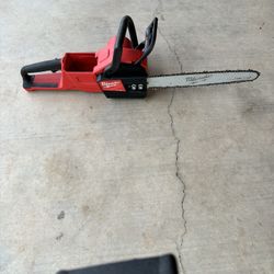 Milwaukee Chain Saw 