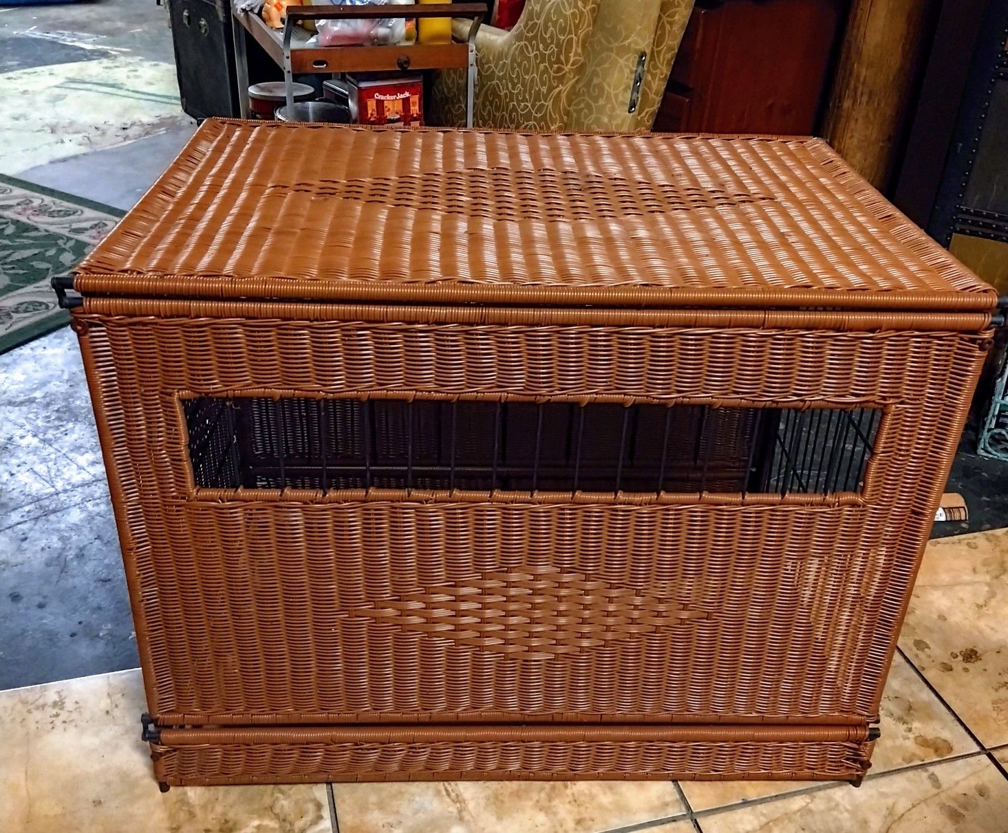 Wicker dog crate/kennel